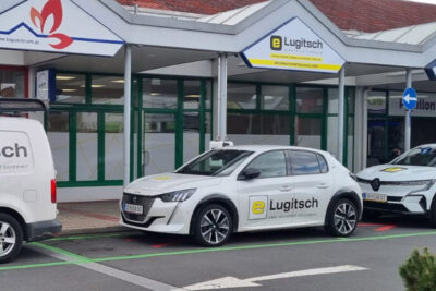 e-Lugitsch_Auto vorm IT-Topzentrum