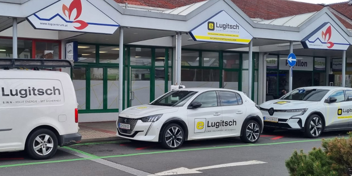 e-Lugitsch_Auto vorm IT-Topzentrum